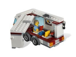 4435 - Car & Camper