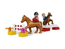 5648 - Horse Stables