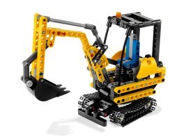 8047 - Compact Excavator