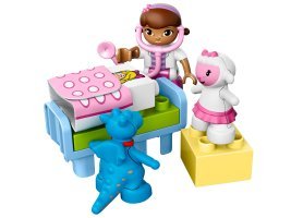 10606 - Doc McStuffins Backyard Clinic