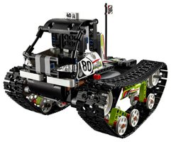 42065 - RC Tracked Racer